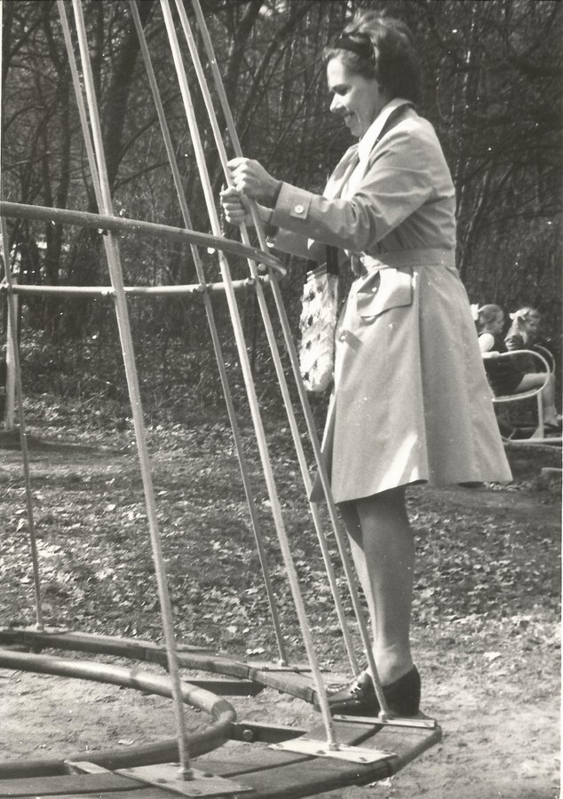 1969_Foto_Riet_ speeltuin.jpg